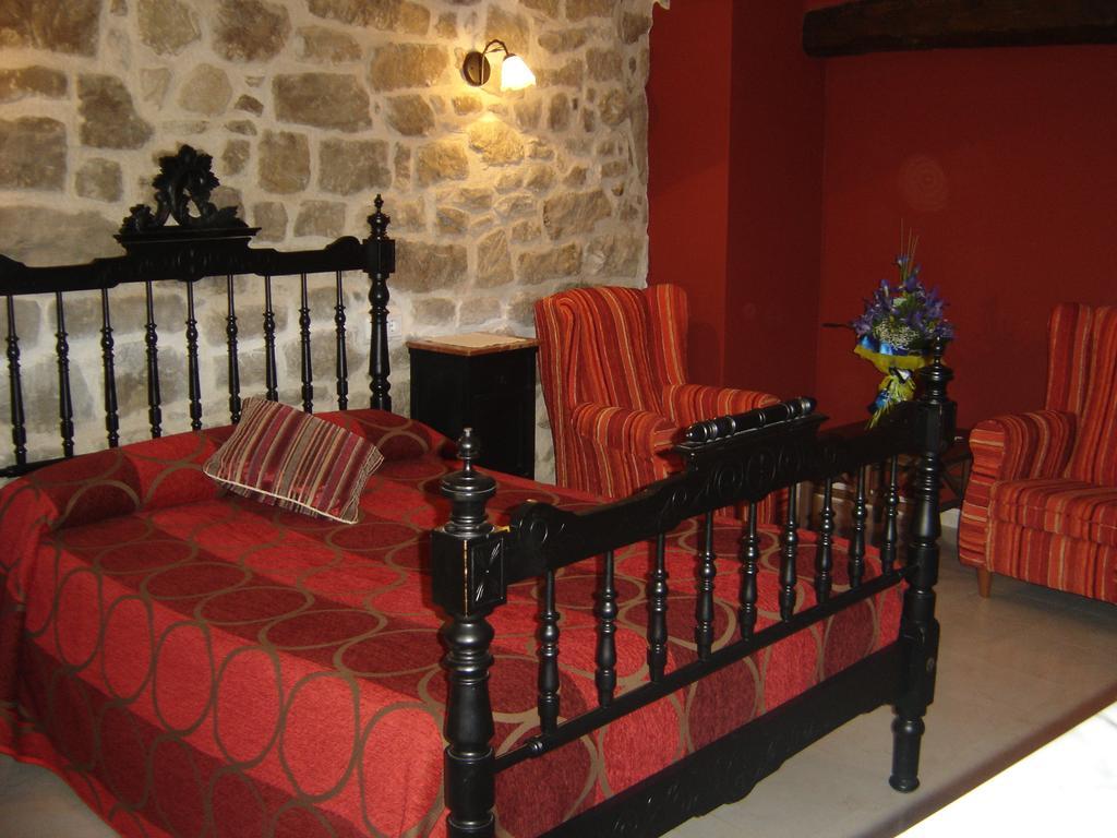 Hostal Casa Laure Y Mª Jose Arens de Lledo Buitenkant foto