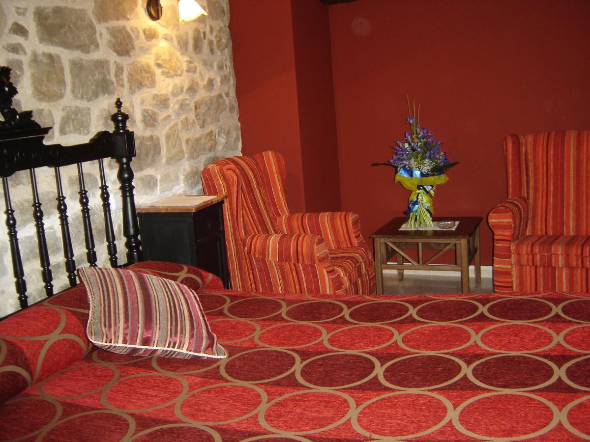 Hostal Casa Laure Y Mª Jose Arens de Lledo Buitenkant foto